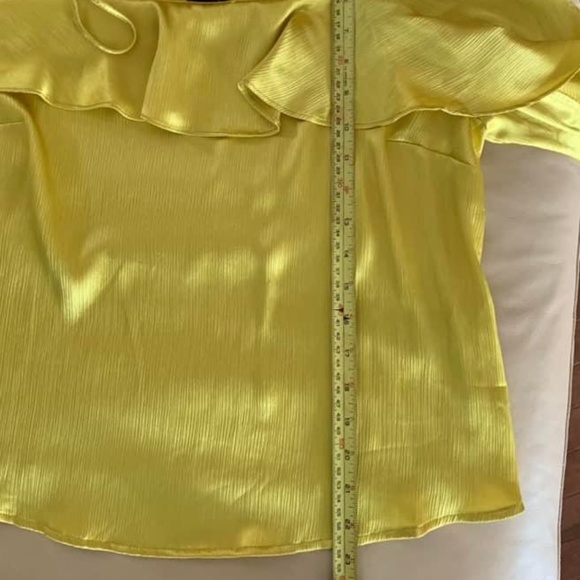 GUESS Cold Shoulder Lace Up Nia Top - Picture 9 of 11